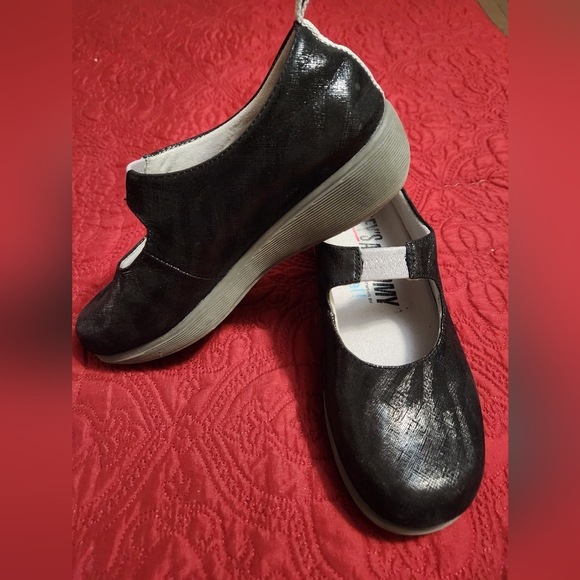 Grey's Anatomy Nurse Shoes - Size 9.5 - Picture 5 of 5